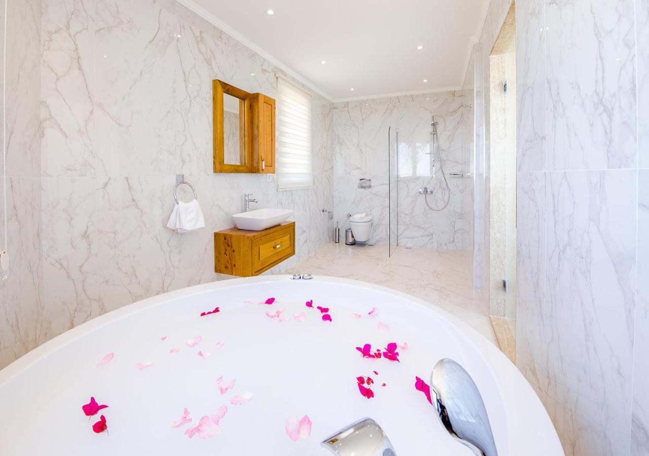 Villa 5 Sleeps 6 Isolated Pool See And Montain View-Villa Kartal Yuvasi Uzumlu  Eksteriør billede